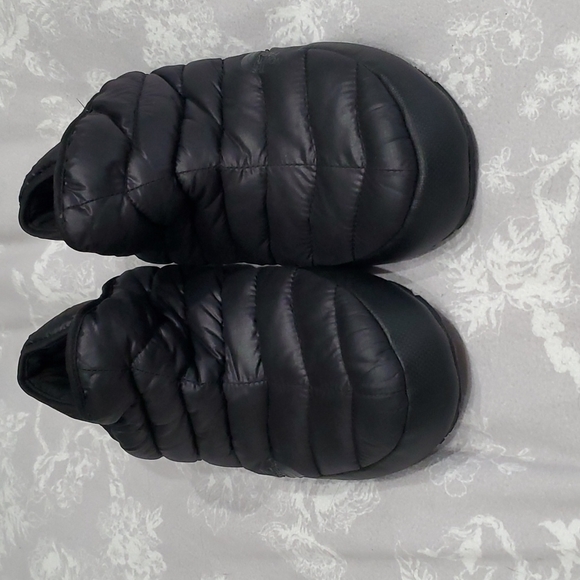 The North Face Thermoball slippers 🔥 - Picture 3 of 6
